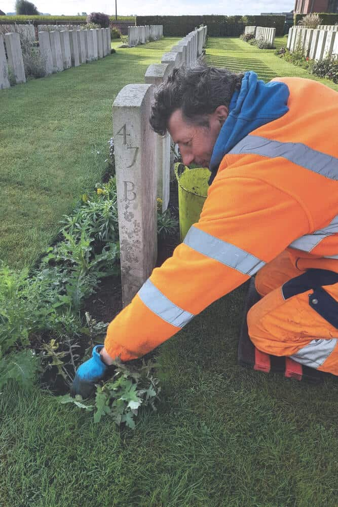 WAAK Groendienst onderhoud begraafplaatsen CWGC