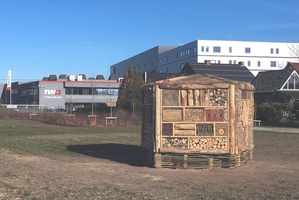 WAAK Groendienst aanleg bijenhotel TVH Park