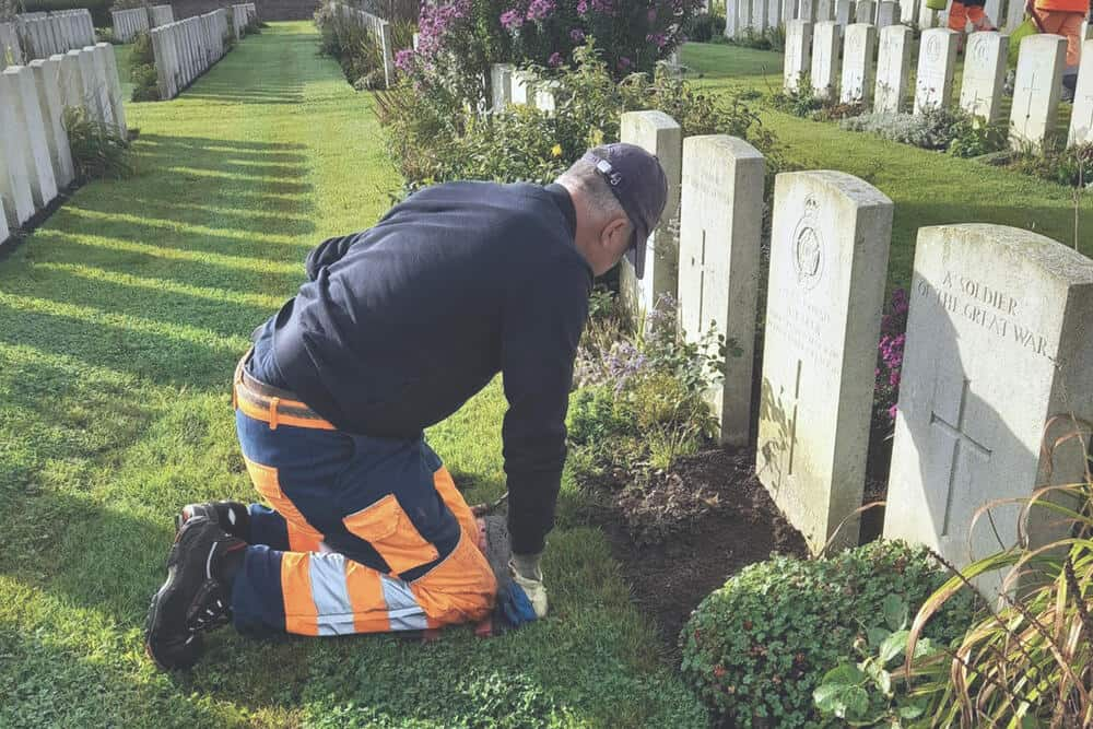 WAAK Groendienst onderhoudt oorlogskerkhoven CWGC